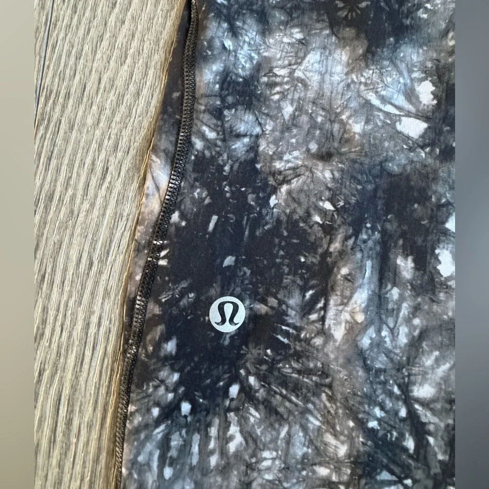 Lululemon Base Pace High-Rise Crop 23
